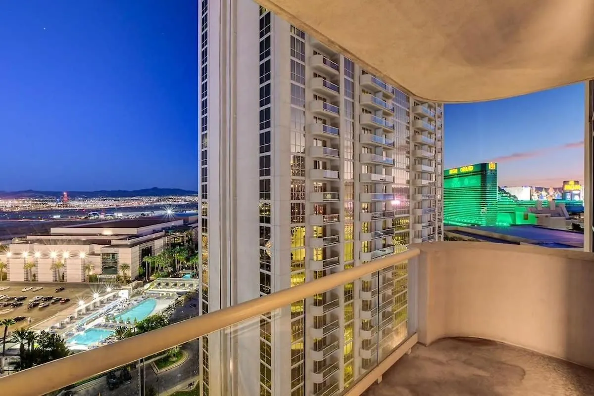 Signature 2Br3Ba Balcony Combo Units 16-702 And 04 Las Vegas